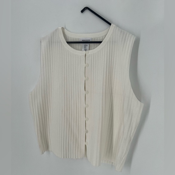 Revolve Song Of Style Ribbed Knit Button Front Sleeveless Sweater Top Vest - Picture 3 of 8
